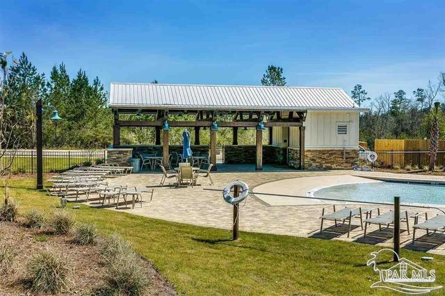 4005 Whitetail Ln, Pensacola, FL 32526