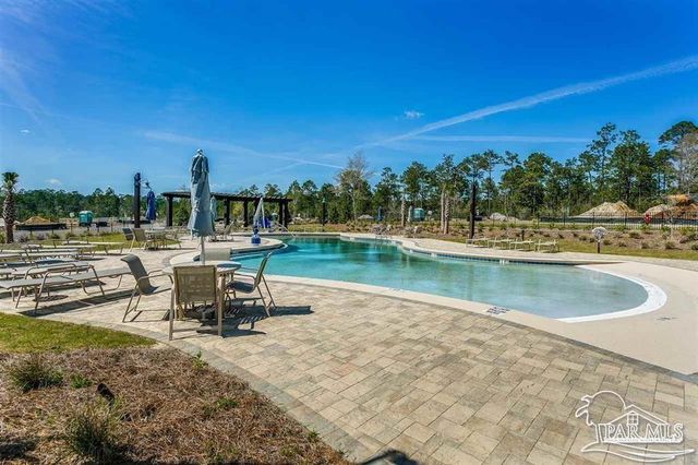 4005 Whitetail Ln, Pensacola, FL 32526