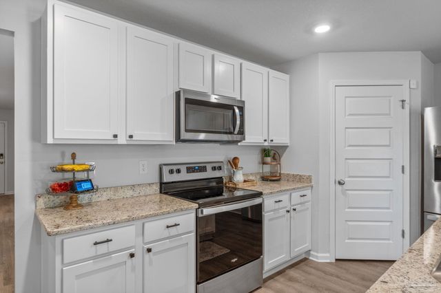 4005 Whitetail Ln, Pensacola, FL 32526