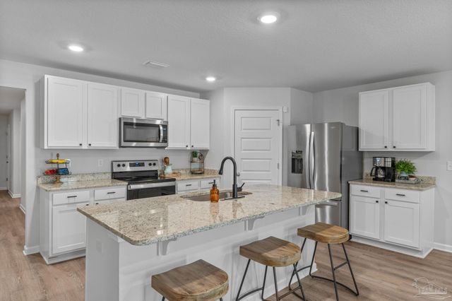 4005 Whitetail Ln, Pensacola, FL 32526