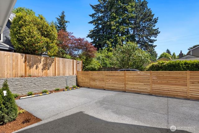 334 NE 90th Street, Seattle, WA 98115