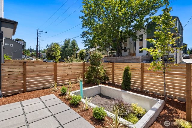 334 NE 90th Street, Seattle, WA 98115