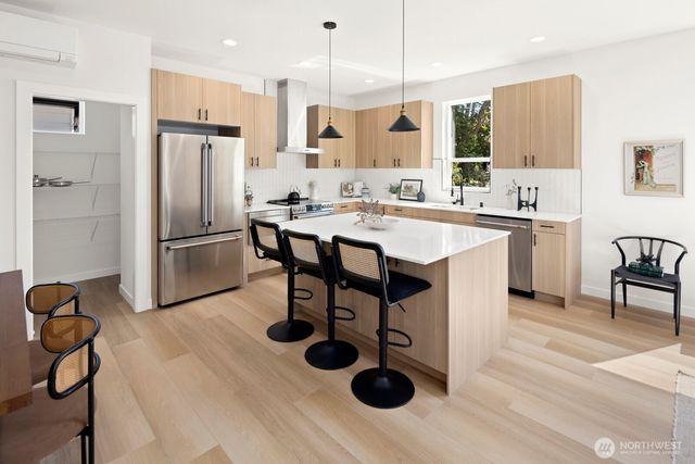 334 NE 90th Street, Seattle, WA 98115