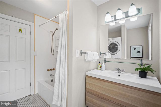 211 PENN ST, Baltimore, MD 21230