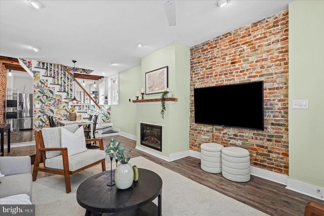 211 PENN ST, Baltimore, MD 21230
