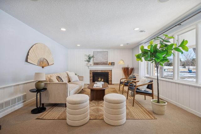 17930 30th Avenue N, Plymouth, MN 55447