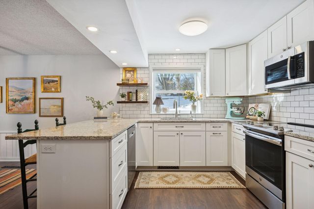 17930 30th Avenue N, Plymouth, MN 55447