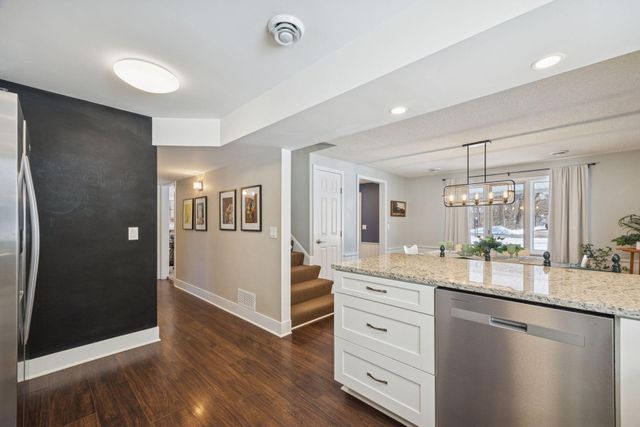 17930 30th Avenue N, Plymouth, MN 55447