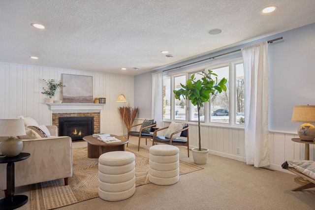 17930 30th Avenue N, Plymouth, MN 55447