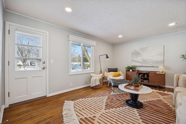 17930 30th Avenue N, Plymouth, MN 55447