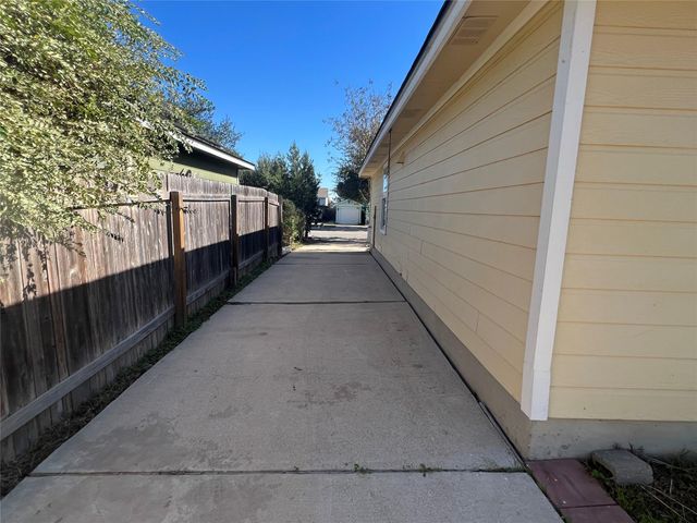 11512 Melstone DR, Manor, TX 78653