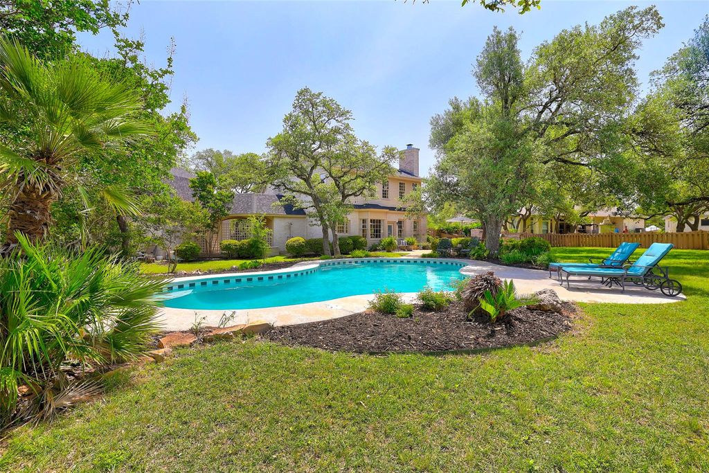 303 Rio Bravo RD, Georgetown, TX 78628