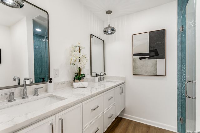 527 Burnside Drive, San Antonio, TX 78209