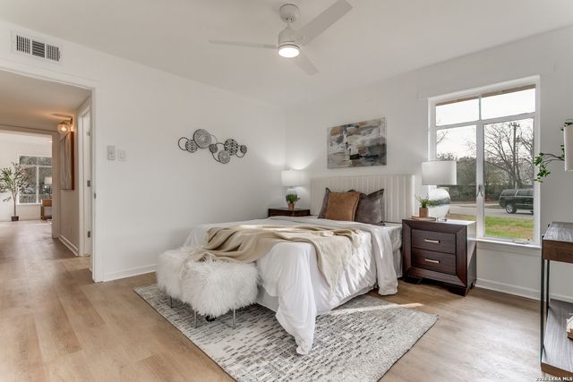 527 Burnside Drive, San Antonio, TX 78209