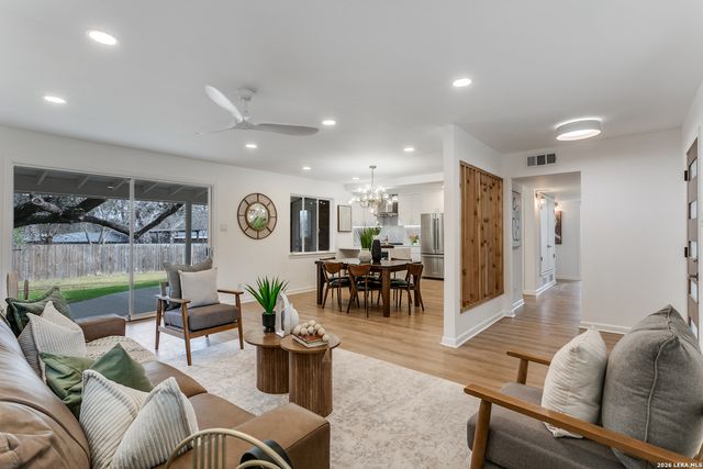 527 Burnside Drive, San Antonio, TX 78209