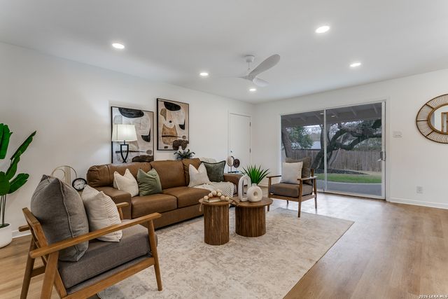 527 Burnside Drive, San Antonio, TX 78209