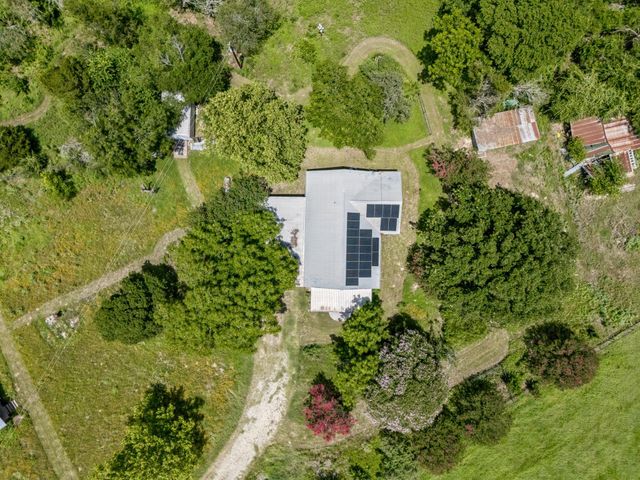 2089 Fm 1704, Elgin, TX 78621