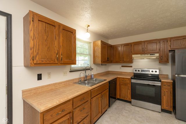 1193 N Meridian Street, Greenwood, IN 46143
