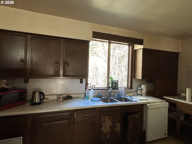 48158 WESTOAK Rd, Westfir, OR 97492