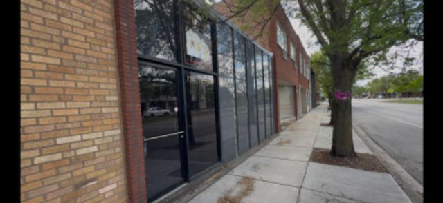 5307 W Devon Avenue, Chicago, IL 60646