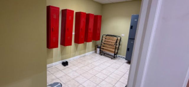 5307 W Devon Avenue, Chicago, IL 60646