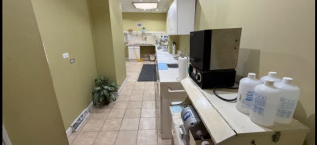 5307 W Devon Avenue, Chicago, IL 60646