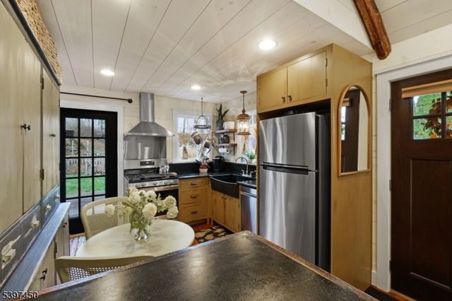 63 Mulford Rd, Andover Twp., NJ 07848