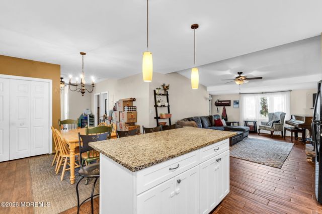 9 Central Avenue, Waretown, NJ 08758