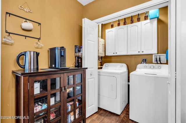 9 Central Avenue, Waretown, NJ 08758