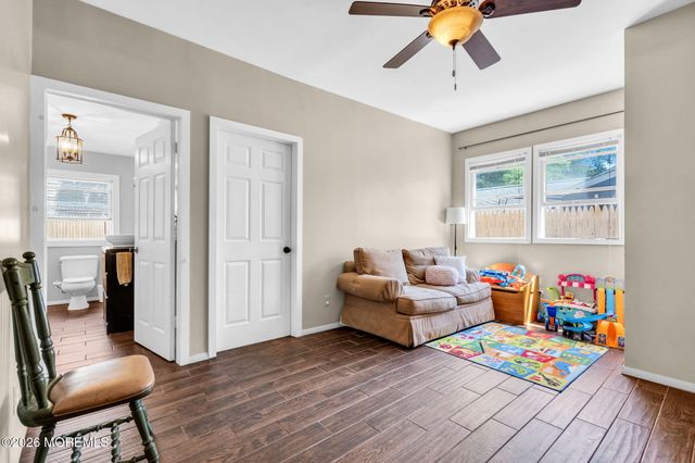 9 Central Avenue, Waretown, NJ 08758