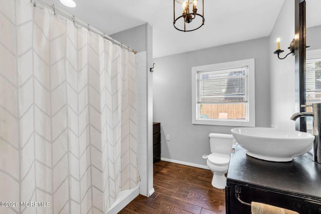 9 Central Avenue, Waretown, NJ 08758