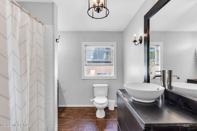 9 Central Avenue, Waretown, NJ 08758