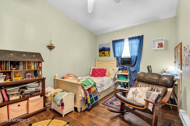9 Central Avenue, Waretown, NJ 08758