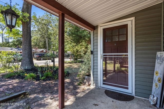 9 Central Avenue, Waretown, NJ 08758