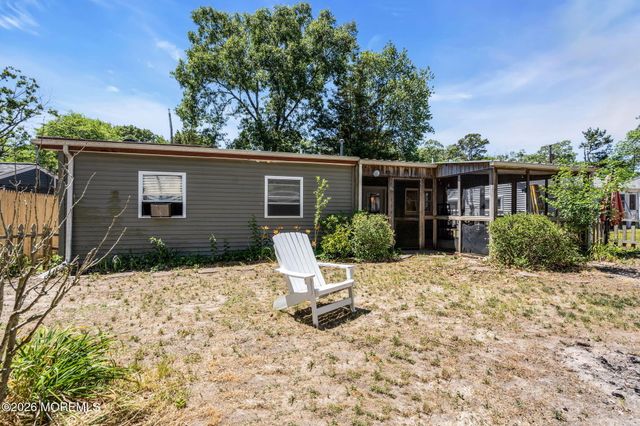 9 Central Avenue, Waretown, NJ 08758