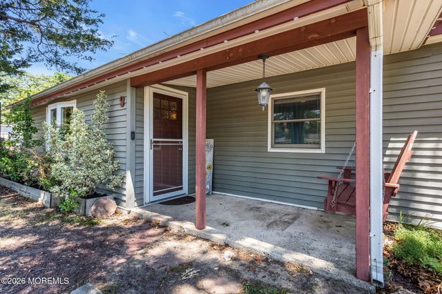 9 Central Avenue, Waretown, NJ 08758