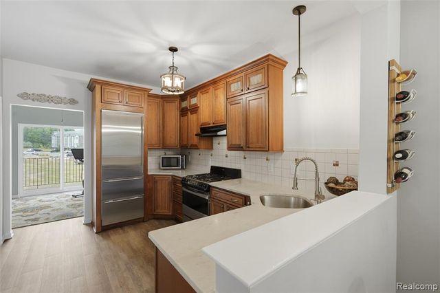 2138 Knotty Pine Trail, Howell, MI 48855