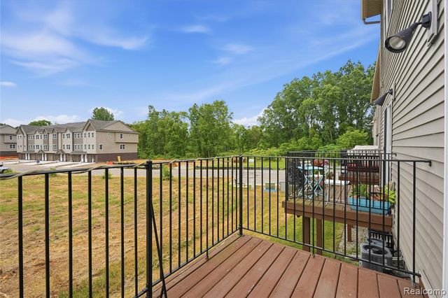 2138 Knotty Pine Trail, Howell, MI 48855