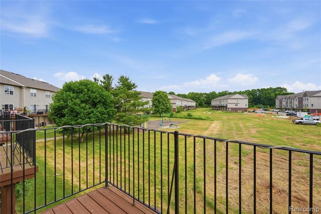 2138 Knotty Pine Trail, Howell, MI 48855