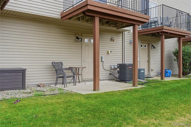 2138 Knotty Pine Trail, Howell, MI 48855