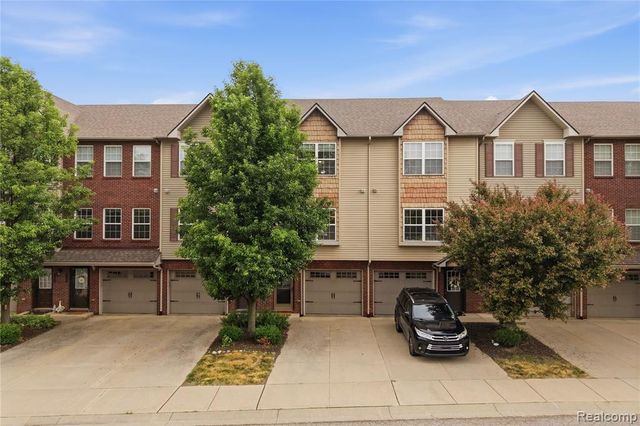 2138 Knotty Pine Trail, Howell, MI 48855