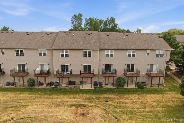 2138 Knotty Pine Trail, Howell, MI 48855