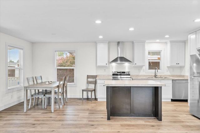 3100 Celebrity Ln, Modesto, CA 95350