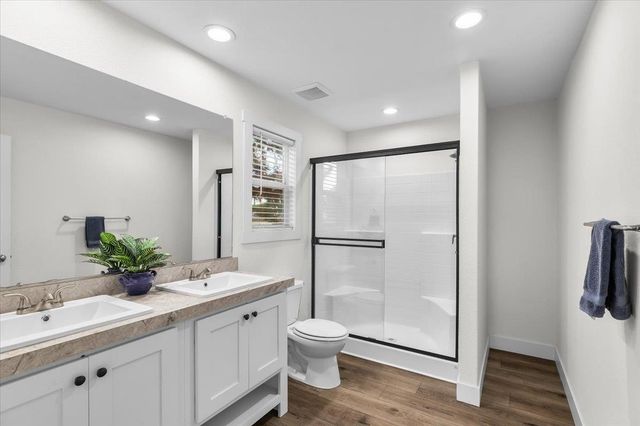 3100 Celebrity Ln, Modesto, CA 95350