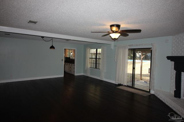 9719 Hollowbrook Dr, Pensacola, FL 32514