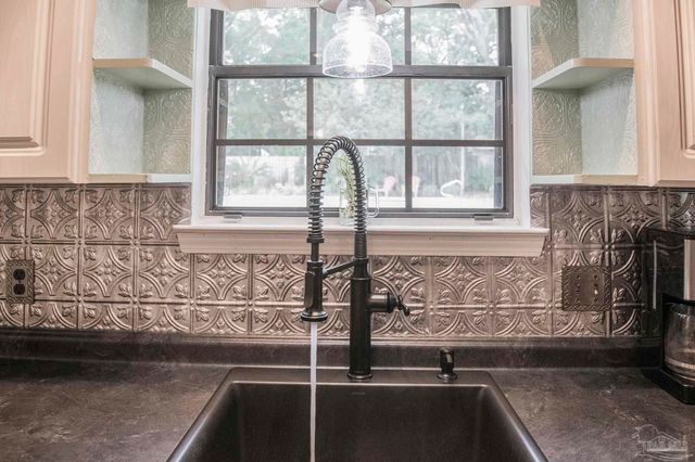 9719 Hollowbrook Dr, Pensacola, FL 32514