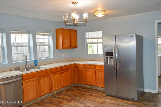 194 Hoxie Street, Biloxi, MS 39530