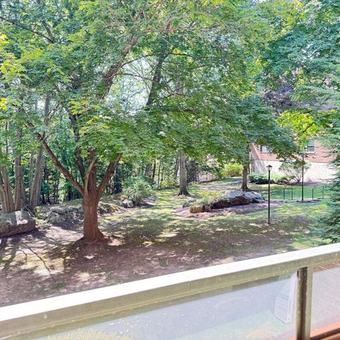 406 Paradise Rd 1C, Swampscott, MA 01907