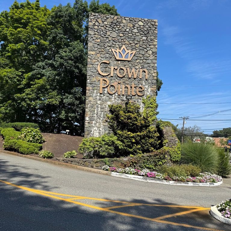 406 Paradise Rd 1C, Swampscott, MA 01907