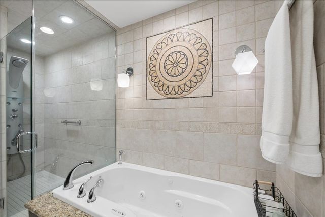 930 N Clark Street I, Chicago, IL 60610